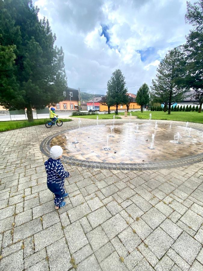 ブレズノ Drevenica Emilka, 5 Min Restauracia, Z Terasy Vyhlad Na Kralovu Holu A Polomske Ocko, Gril, Ohnisko, Kotlikヴィラ エクステリア 写真