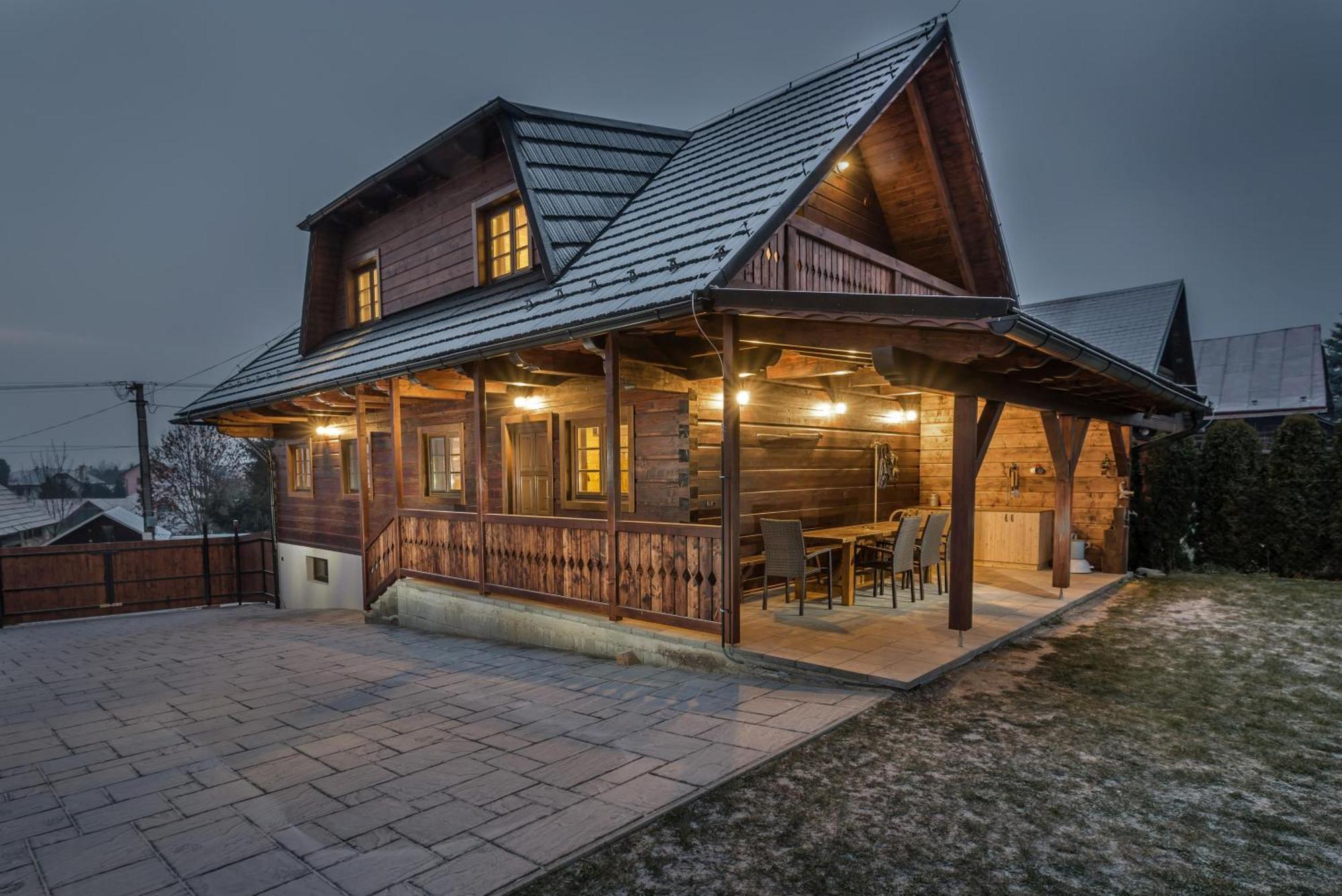 ブレズノ Drevenica Emilka, 5 Min Restauracia, Z Terasy Vyhlad Na Kralovu Holu A Polomske Ocko, Gril, Ohnisko, Kotlikヴィラ エクステリア 写真